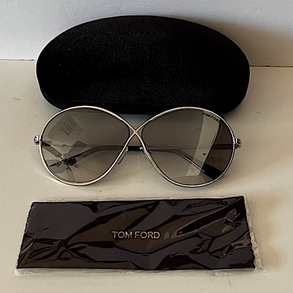 Tom Ford TF564-18C Rania Round Sunglasses Rhodium Silver/Grey Smoke Mirror 64 mm main image 6